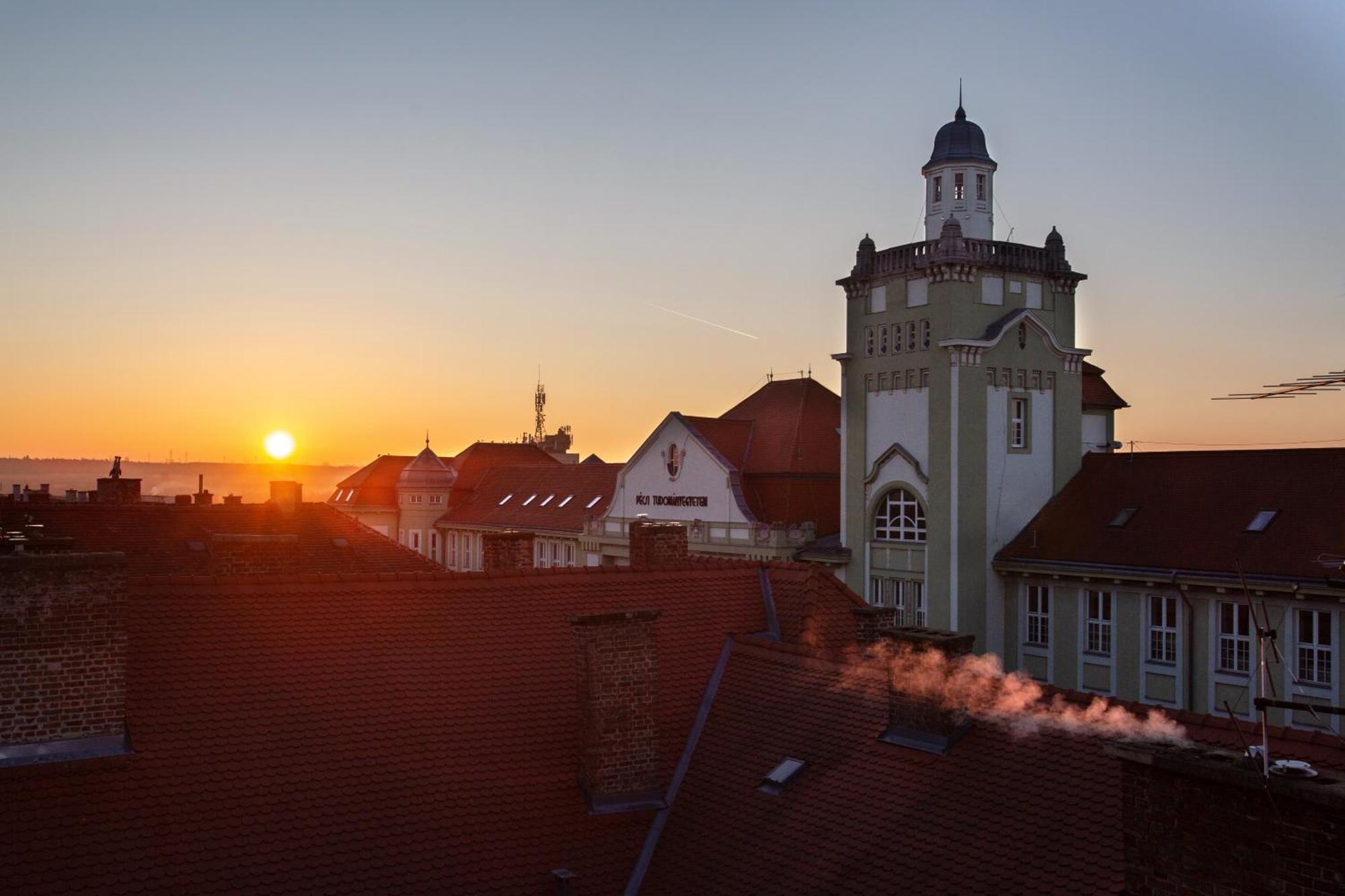 R73 Residences Печ Экстерьер фото