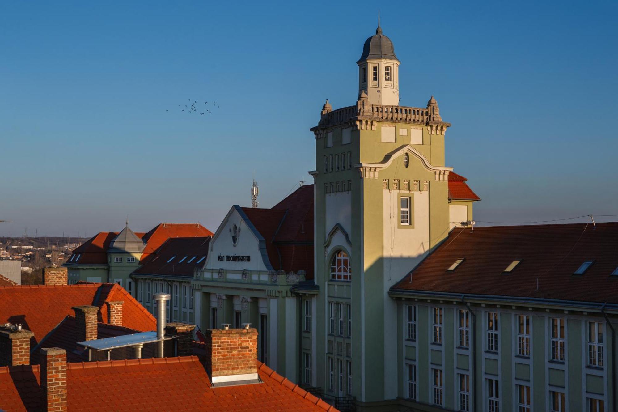 R73 Residences Печ Экстерьер фото